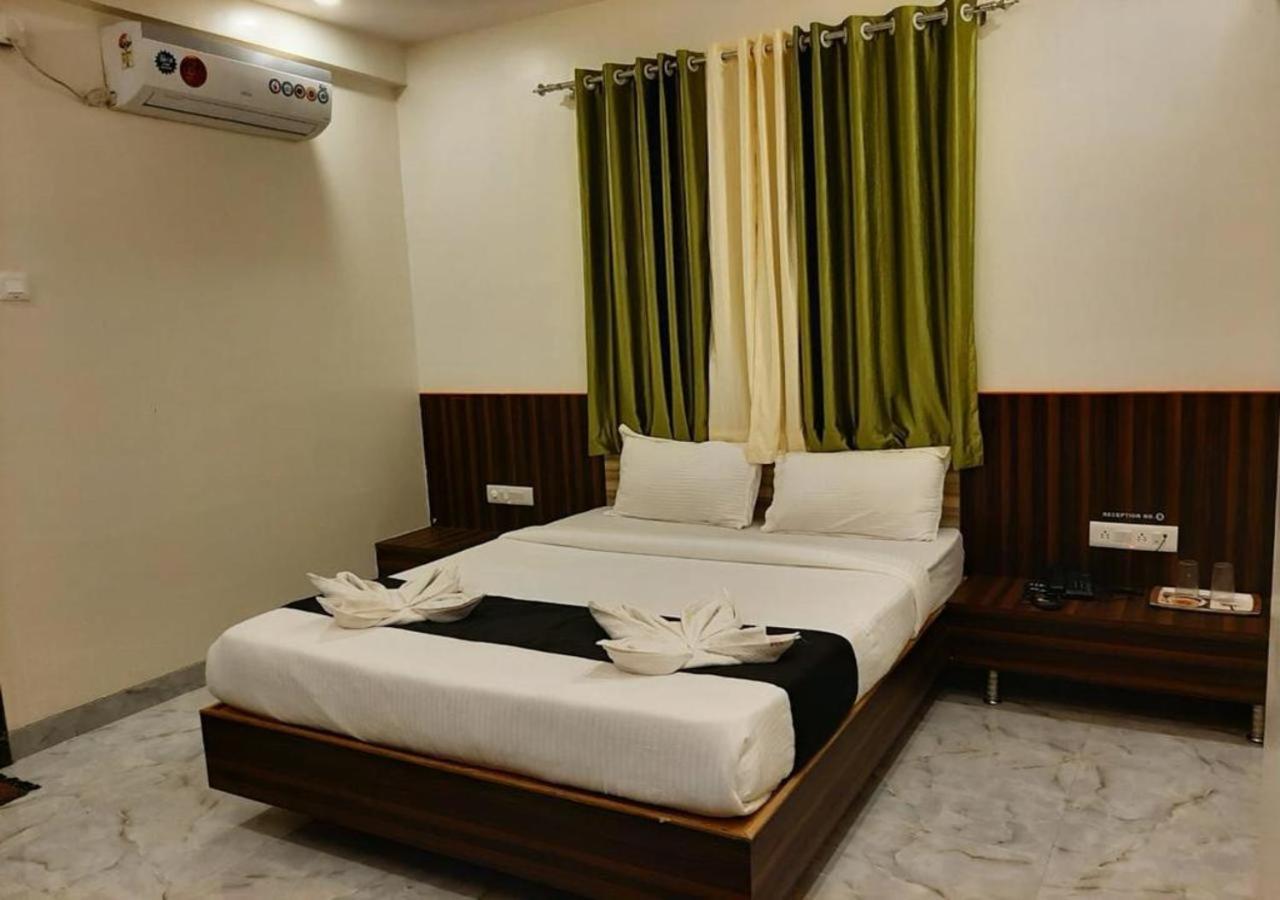 Hotel Sai Sk Palace Shirdi Dış mekan fotoğraf